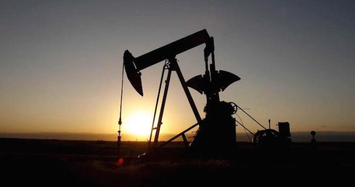 Los condados en Dakota del Norte y Montana que albergan los pozos de petróleo de esquisto de Bakken vieron cómo los ingresos medios anuales en algunos sectores aumentaron un 41 por ciento o más entre 2007 y 2011. Foto: EFE.