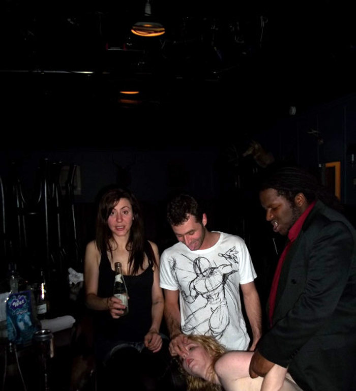 Sí quedó el registro. Foto del sitio web de Nicki Blue