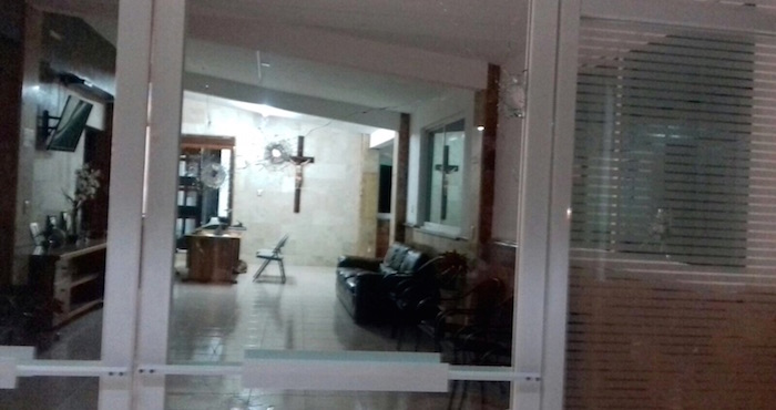 En el momento del ataque había trabajadores dentro del Semefo pero no hubo heridos. Foto: Alejandro Guerrero, El Sur.