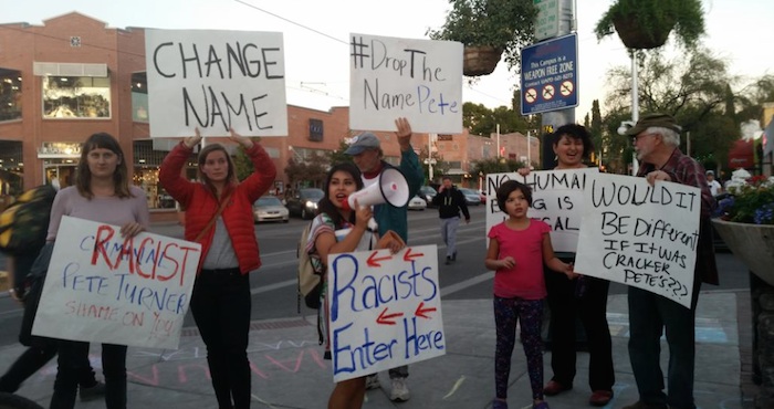 Calendario de bomberos. Foto: Especial