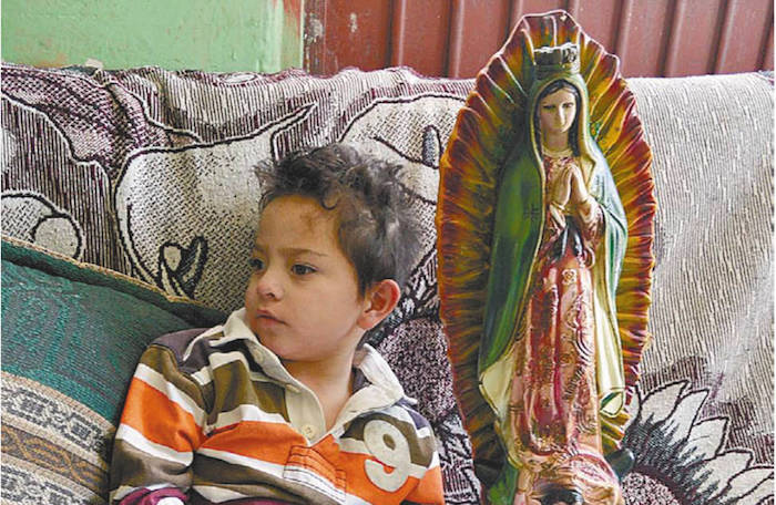 El menor sanado por mediación de la virgen. Foto: Vanguardia