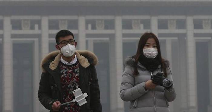 Mascarillas usadas en China por la contaminación. Foto: EFE