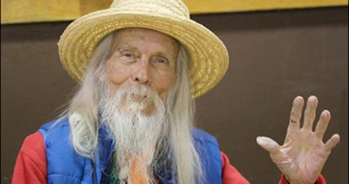 Muere George Clayton Johnson. Foto: Especial