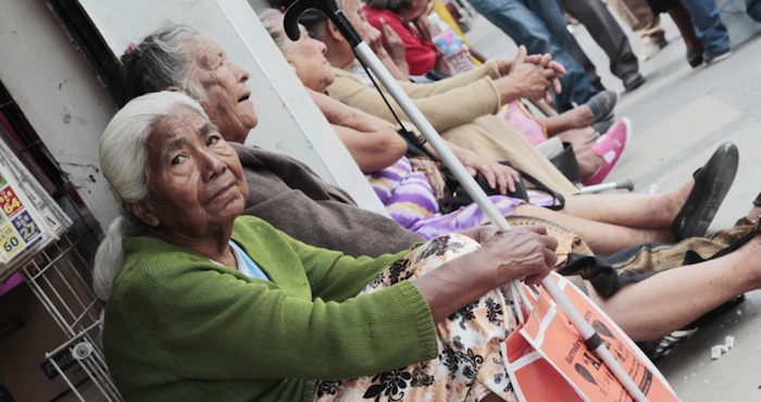 La presión que empezó a ejercer el pago de las pensiones y jubilaciones provocó que en 1997 se emprendiera una serie de acciones para cambiar el sistema de seguridad social. Foto: Cuartoscuro.