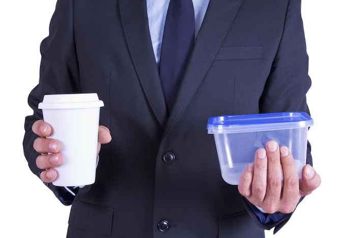 El "tupper" puede convertirse en tu mejor aliado. Foto: Shutterstock