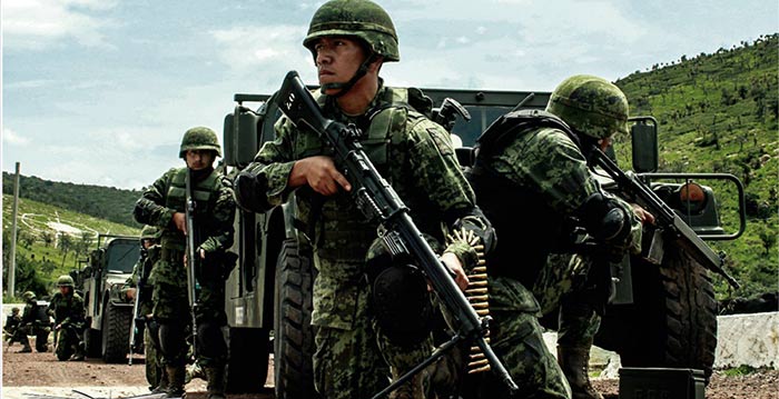 Soldados mexicanos en un operativo portando el G-3 de Heckler and Koch. Imagen tomada de la revista electrónica La Gran Fuerza de México editada por la Secretaría de la Defensa Nacional