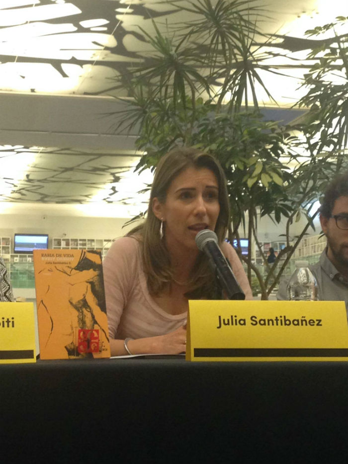 La poeta, en la presentación de su libro. Foto: Facebook