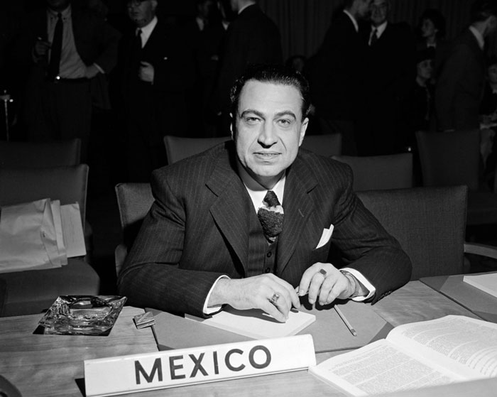 569305293fc31068813898