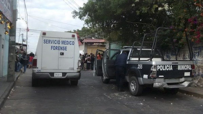 Al lugar de los hechos arribaron policías municipales y elementos del Ejército para resguardar la zona. Foto: Cuartoscuro