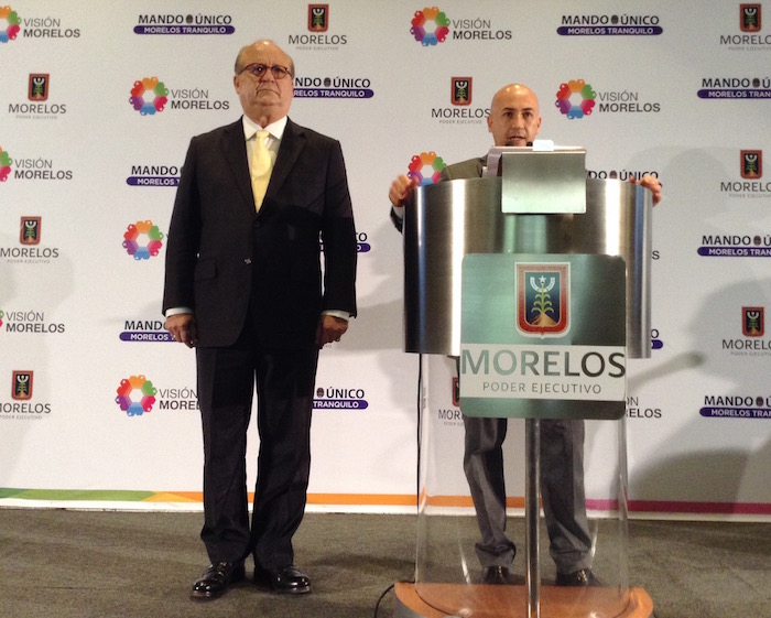 El Gobernador de Morelos Graco Luis Ramírez y el Fiscal Javier Pérez Durón ofrecieron una conferencia de prensa en la Ciudad de México. Foto: Valentina López, SinEmbargo.