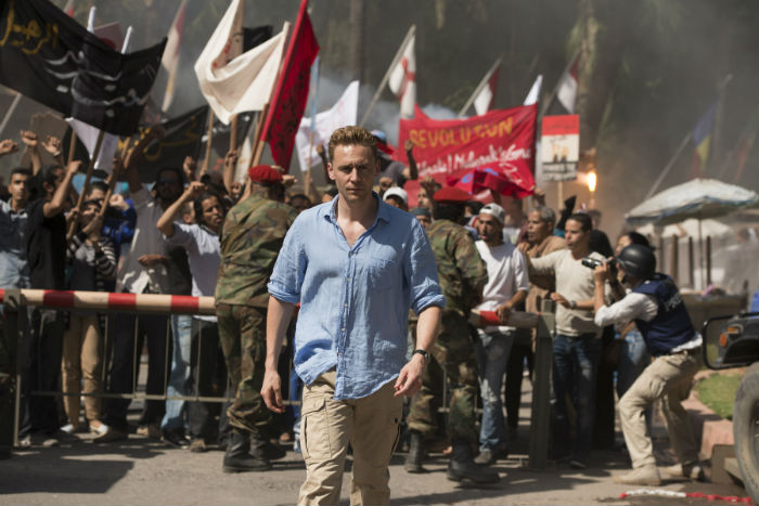 Tom Hiddleston, de ex soldado a criminal, en una historia de espionaje. Foto: AMC