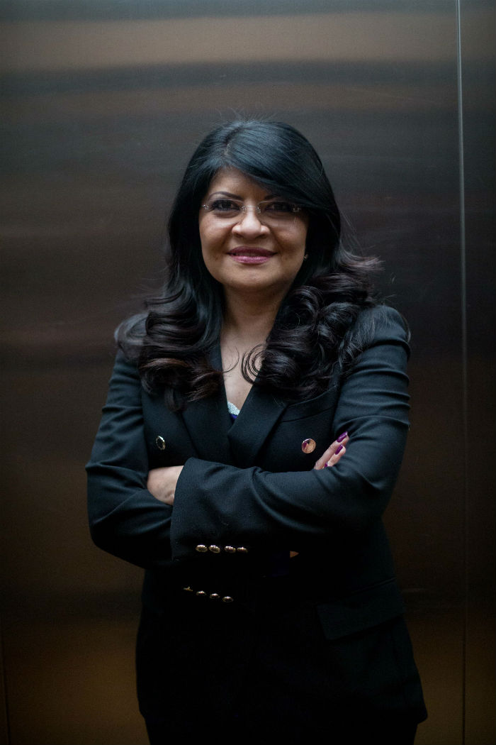 En México hemos llegado al punto de darnos cuenta en que el autor es la persona menos indicada para negociar con un editor, dice Verónica Flores. Foto: Francisco Cañedo, SinEmbargo