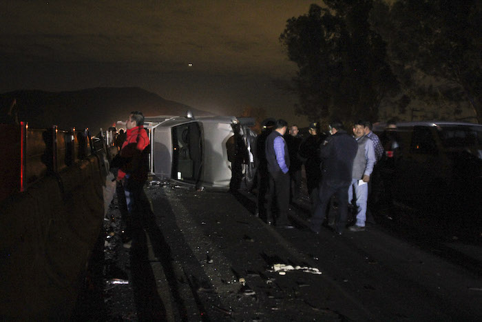 El accidente dejó dos muertos sobre la carretera México- Tuxpan. Foto: Cuartoscuro