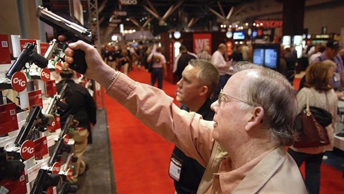 A partir de este 1 de enero se permitirá en Texas la portación abierta de todo tipo de armas a quienes cuenten con una licencia. Foto: EFE.