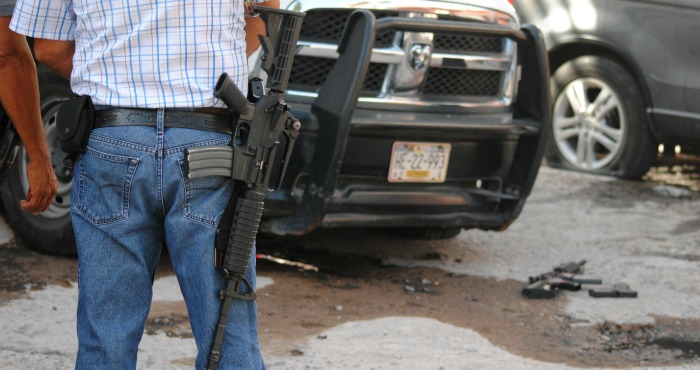 De acuerdo con testigos, dos grupos de delincuencia que operan en El Cundancito se reunirían "sin armas", sin embargo, al lugar acudieron más de 100 hombres armados. Foto: Cuartoscuro/Archivo