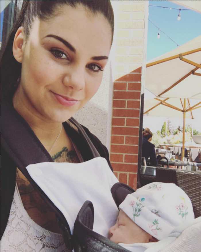 La actriz y su bebé. Foto: Foto: Vía Instagram officialbonnierotten