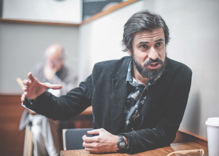 El cineasta de Coahuila, prepara su nueva película, una historia de pescadores artesanales. Foto: Francisco Cañedo, SinEmbargo