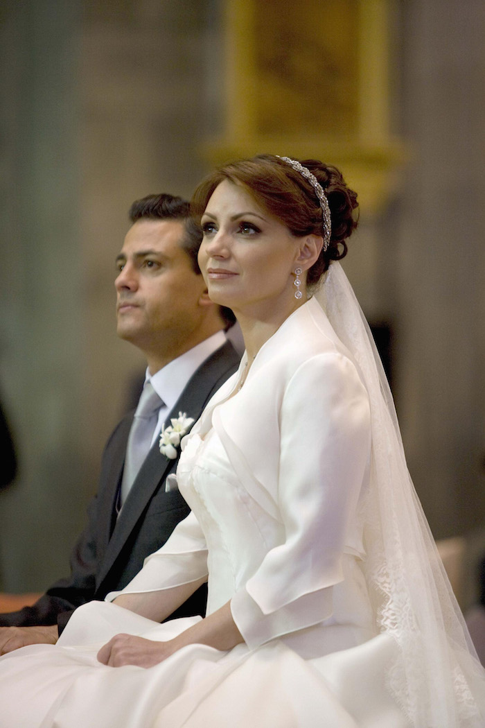 Enrique Peña Nieto, gobernador del Estado de México, se casó con la actriz Angélica Rivera en la Catedral de Toluca el 27 de noviembre de 2010. Foto: Cuartoscuro