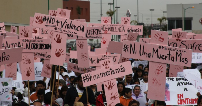 Más de mil personas protestaron el pasado sábado en contra del Gobierno del Estado de México, en la plaza de las Américas hasta el predio del caracol donde se llevara acabo el recorrido y visita del Papa a este municipio. Foto: Cuartoscuro