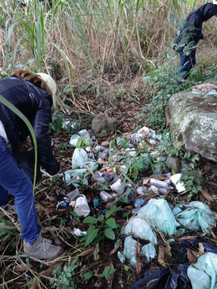 Las madres buscan indicios de una presunta cocina de seres humanos. Foto: Blog Espediente