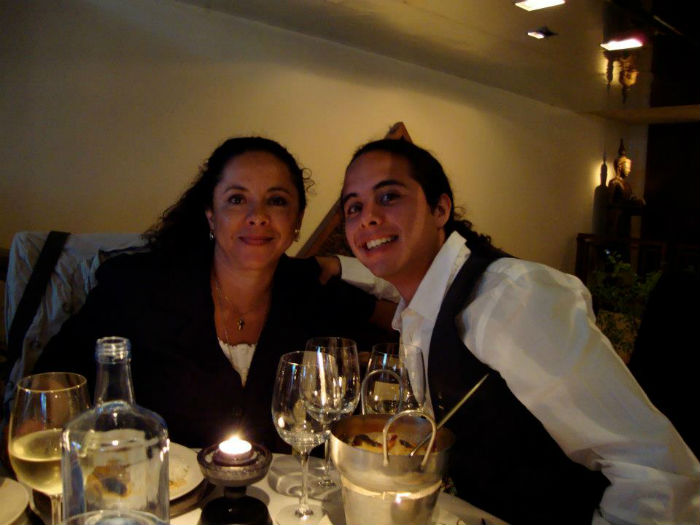 Gonzalo con su madre, Liliana Koster, en agosto de 2012, meses antes de ser detenido. Foto: Facebook