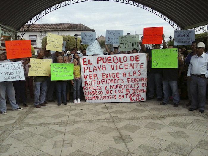Las familias de las víctimas de desaparición forzada en Potrero Nuevo de 2013, dijeron que como a los de Playa Vicente, a sus familiares también se los llevaron policías. Foto: Cuartoscuro/Archivo