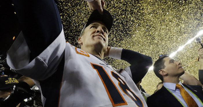 Manning se hizo de su segundo anillo de Super Bowl en 18 años como profesional. Foto: AP