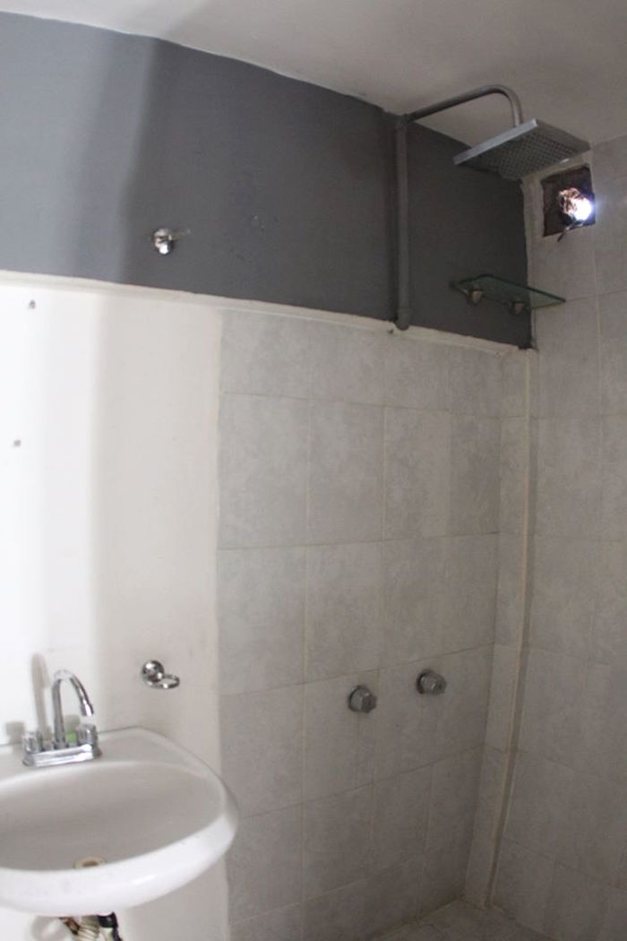 Uno de los baños encontrados en el penal. Foto: Facebook Comunicación Social del Estado de Nuevo León