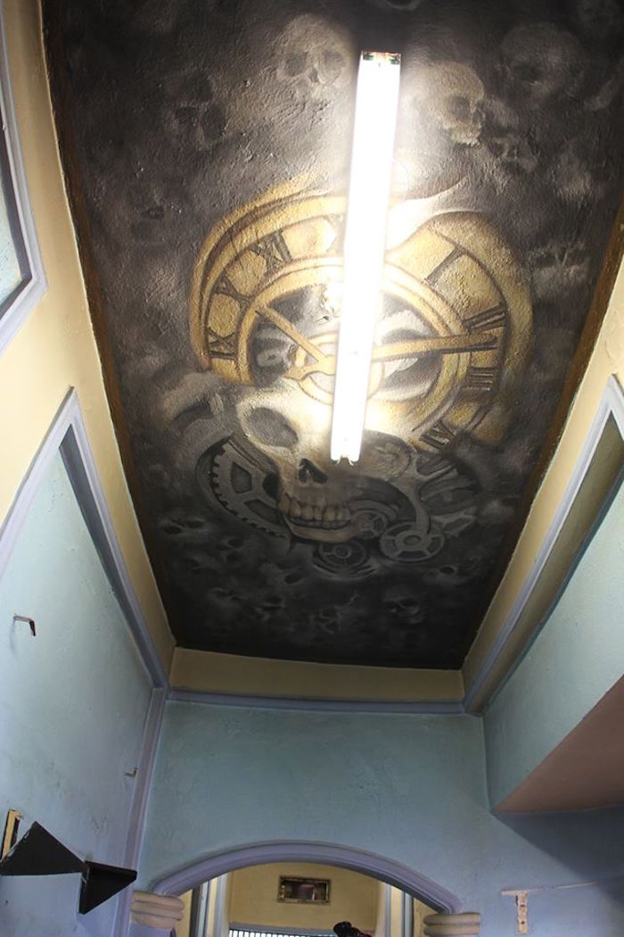 La santa muerte vigila desde los techos del penal. Foto: Facebook Comunicación Social del Estado de Nuevo León