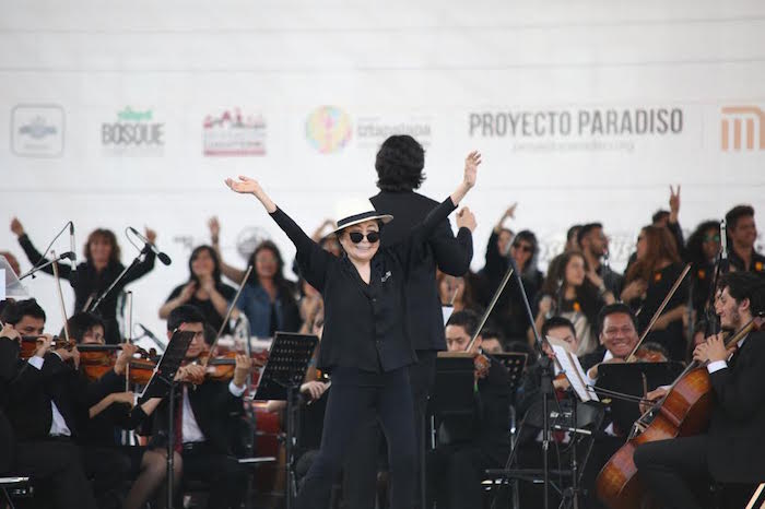 La artista acompañada de la Orquesta Sinfónica Juvenil Ollin Yoliztli. Foto: Francisco Cañedo, SinEmbargo