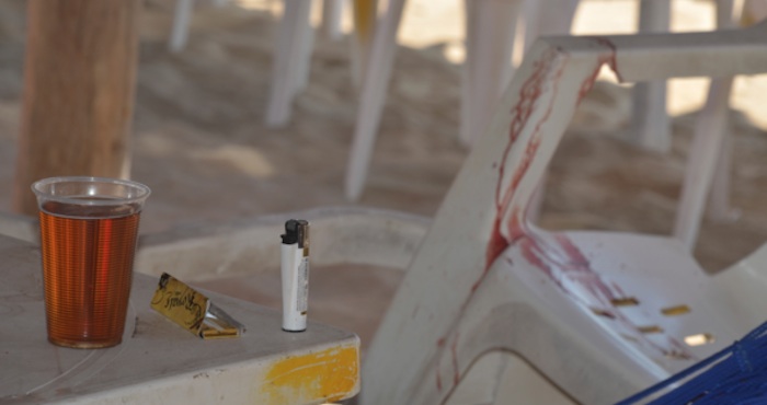 Una silla de playa con sangre. Foto: Cuartoscuro.