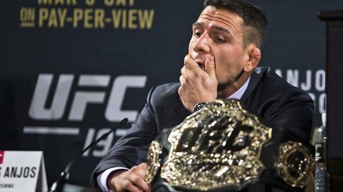 La lesión de Dos ANjos cambió drásticamente el planteamiento de UFC 196. Foto: AP