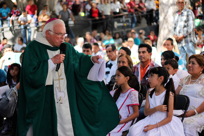 El Obispo realiza una vita de dos días a Guerrero en la Caravana por los Caminos del Sur en Busca de la Justicia y la Paz. Foto José Eduardo Guerrero/El Sur.