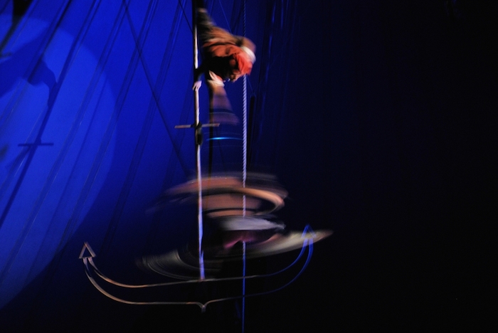 No necesitas tener un cuerpo perfecto para bailar pole dance. Foto: VICE