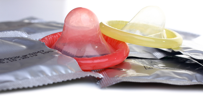 El uso de dos condones durante el coito no reduce la posibilidad de quedar embarazada. Foto: Shutterstock
