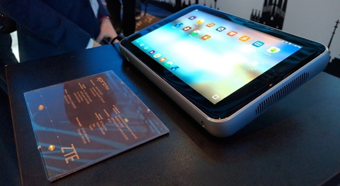 Proyector portátil en una tablet. Foto:TicBeat