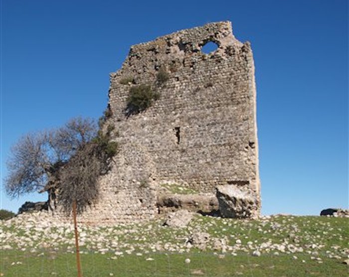 El deteriorado castillo de Matrera del siglo XIX en Villamartín, España. Foto: AP