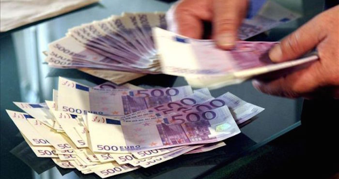 El español deberá pagar una multa. Asimismo fueron alertadas las autoridades fiscales de España. Las sumas superiores a los 10.000 euros deben ser declaradas al ingresar en Alemania. Foto: EFE