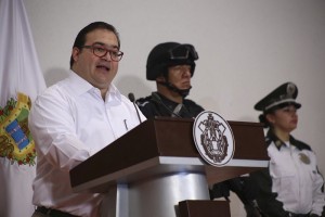 Dos solicitudes de juicio político podrían dejar sin fuero al Gobernador Javier Duarte de Ochoa. Foto: Cuartoscuro