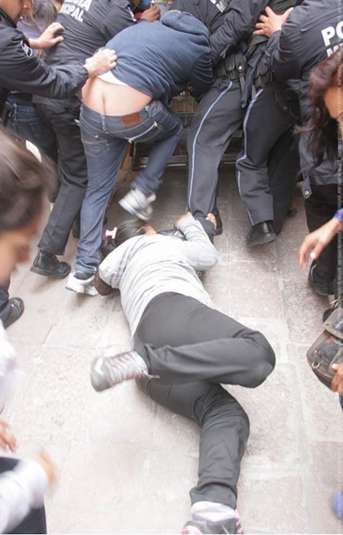 Algunos comerciantes resultaron heridos. Foto: Pulso