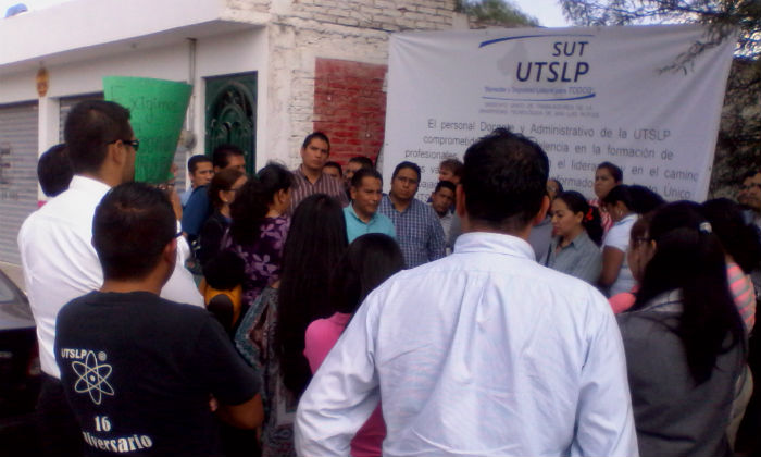 A decir de los sindicalistas, la idea de organizarse fue producto de la inestabilidad laboral que se vive en la UTSLP. Foto: SUTUTSLP
