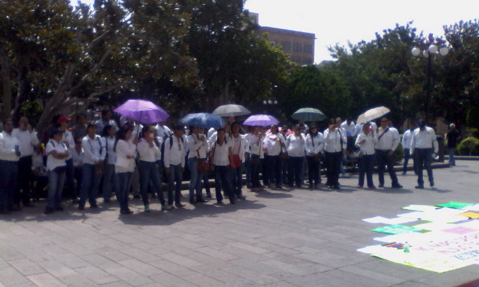 Trabajadores y académicos han realizado varias marchas para exigir el reconocimiento de su sindicato. Foto: SUTUTSLP