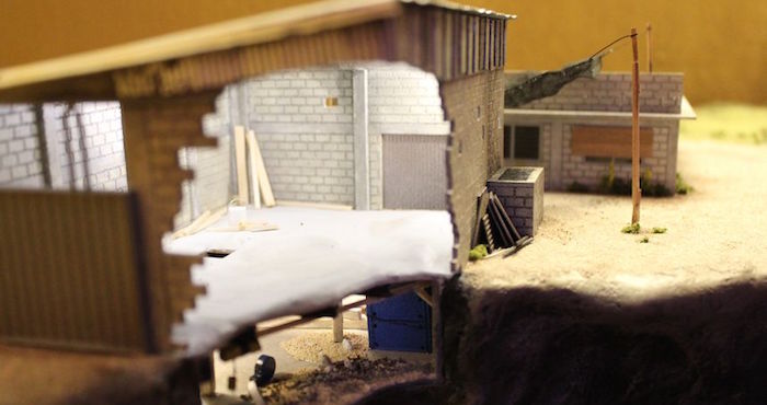 Los encargados del modelo a escala fueron Adam Throgmorton y Shawn Bicker, a quienes se les “reto” para trabajar en la recreación de la fuga subterránea por medio de un diorama. Foto: The Mob Museum.