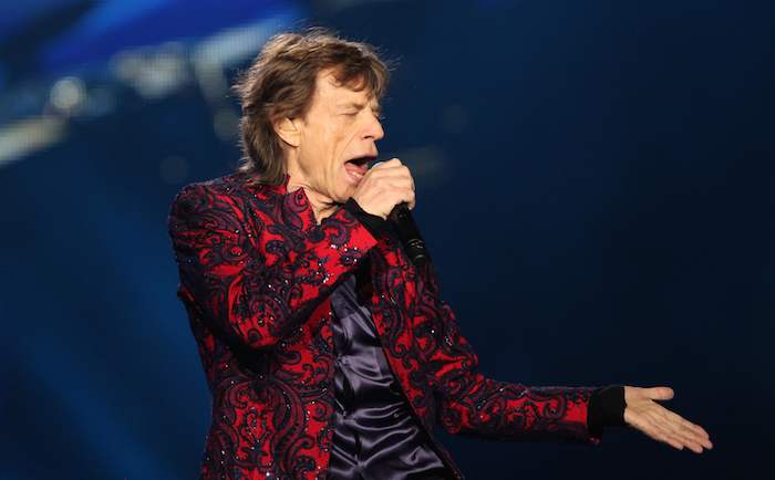 El cantante británico Mick Jagger durante el concierto en el Foro Sol. Foto: EFE.