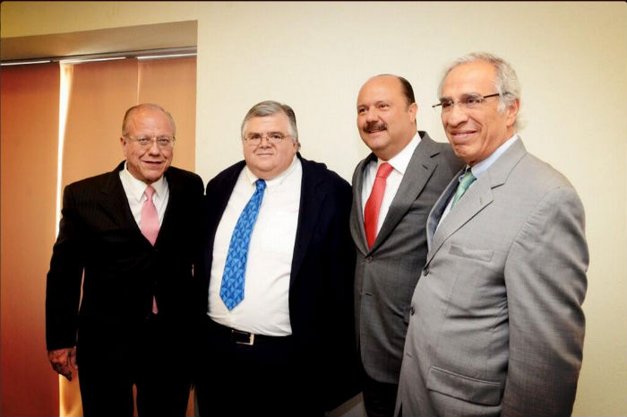 El ahora candidato con el Gobernador de Banxico, el mandatario chihuahuense César Duarte y Dionisio Meade. Foto: Twitter @teto_murguia