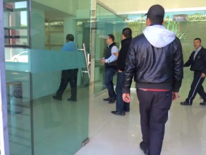 El juicio del ex Edil Silao, Benjamín Solís Arzola, continuará el día de mañana, cuando el juez deba resolver su situación jurídica. Foto: Zona Franca