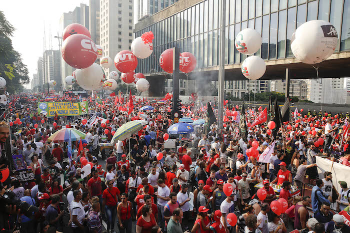 Partidarios de la Presidente de Brasil, Dilma Rousseff y del ex Presidente Luiz Inácio Lula da Silva. Foto: AP