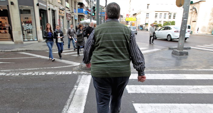 The Lancet apunta que para 2025 el 18 por ciento de los hombres y el 21 por ciento de las mujeres serán obesos. Foto: EFE