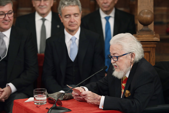 El escritor mexicano Fernando del Paso, durante su discurso hoy en el Paraninfo de la Universidad de Alcalá de Henares. Foto: EFE