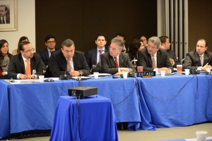 Representantes del Estado de México, de izquierda a derecha: Luis Eduardo Méndez Cacho, Comisión Nacional de Seguridad; Eduardo Guerrero, Comisión Nacional de Seguridad; Embajador Miguel Ruiz Cabañas, Subsecretario para Asuntos Multilaterales y Derechos Humanos, Secretaría de Relaciones Exteriores; Embajador Emilio Rabasa Gamboa, Representante Permanente de la Misión de México ante la OEA; Paulo Uribe Arriaga, Comisión Nacional de Seguridad, durante las audiencias con la CIDH. Foto: CIDH